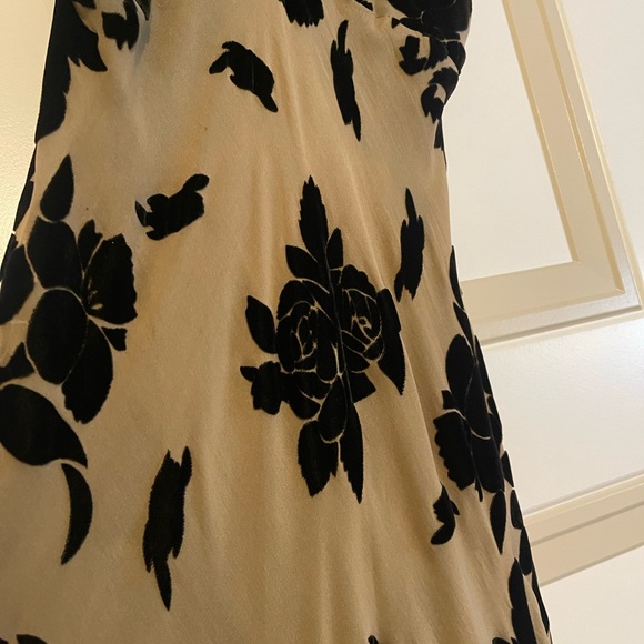 ⭐️Gorgeous Fringe Bottom Gown - Picture 6 of 7